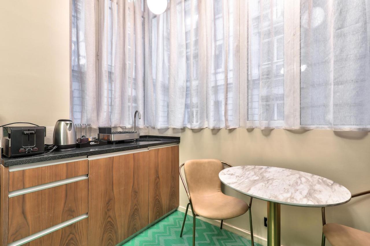 Hotel 33 Marbeuf Paris Exterior photo