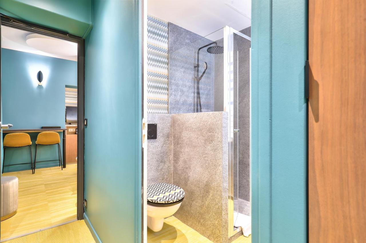Hotel 33 Marbeuf Paris Exterior photo